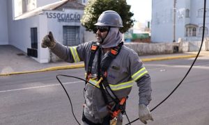 Lages lança canal para denúncia de fios soltos