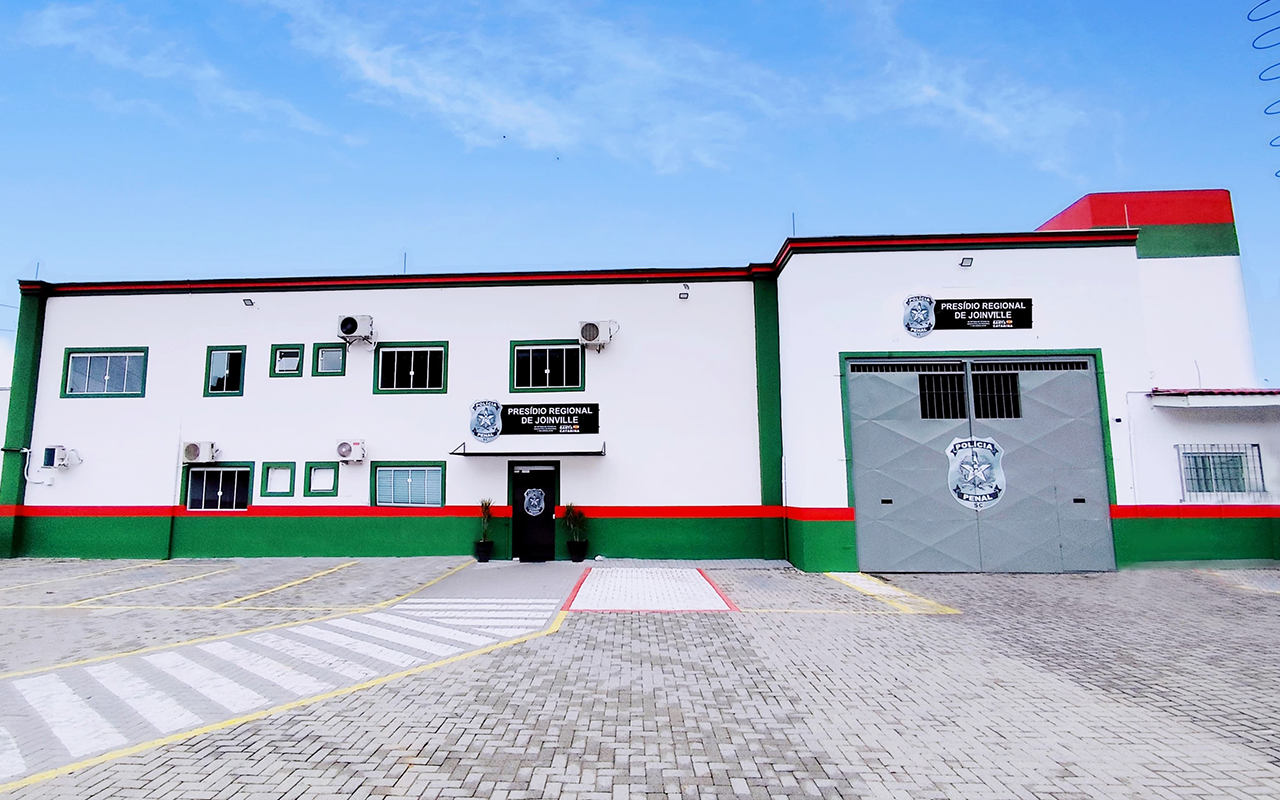 Líder de grupo que articulava roubos da cadeia é preso