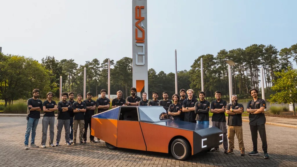 Carro elétrico solar produz mais energia do que consome