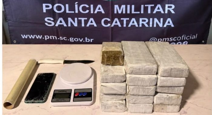 Após sofrer agressão, mulher denuncia companheiro por envolvimento com o tráfico de drogas
