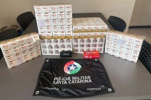 Faróis apagados levam polícia a apreender 964 ampolas de tirzepatida