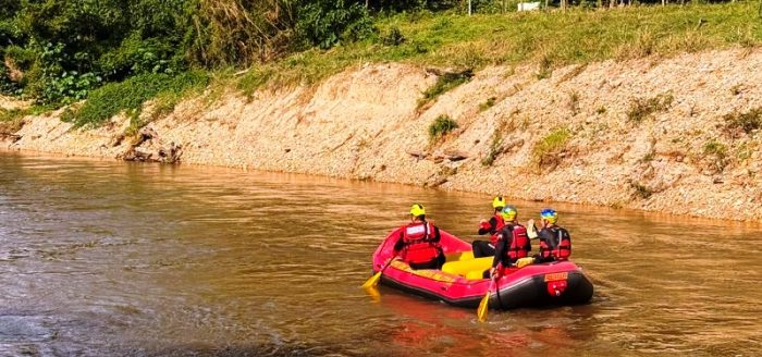 Bombeiros encontram corpo de menino que desapareceu no Rio Cubatão