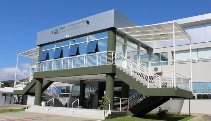 Suposta lista de alunas “as mais estupráveis” causa revolta em universidade de SC