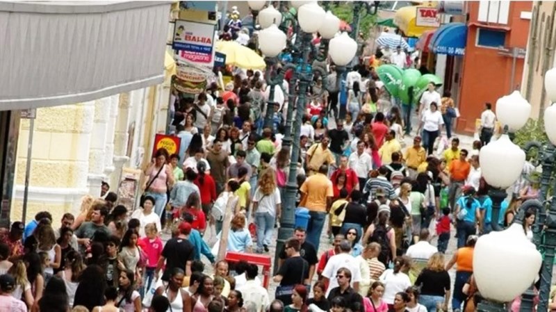 Santa Catarina reduz desemprego e lidera ranking em 2026