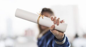 Professora é condenada por falsificar certificados para processo seletivo
