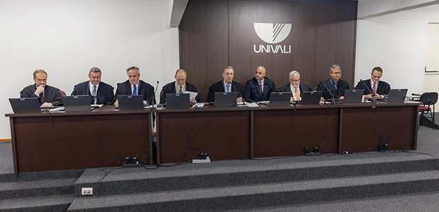 TRE-SC realiza primeira sessão plenária fora de Florianópolis