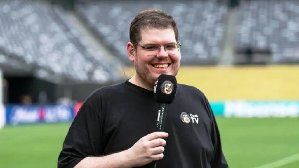 Ator processa Casimiro e CazéTV por comentário ofensivo