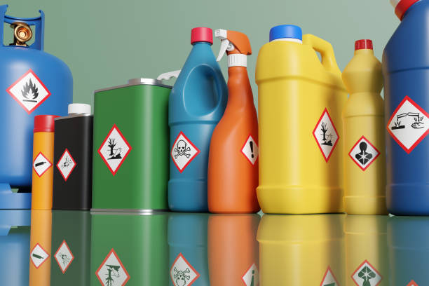Anvisa proíbe 12 produtos de limpeza e manda retirar itens das lojas