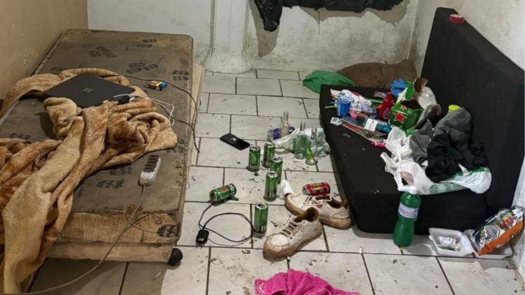 Polícia liberta jovem mantida em cárcere e prende namorado por ameaças no Oeste de SC
