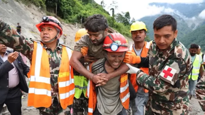 Milagre no Nepal: trabalhadores são resgatados vivos após nove dias presos em túnel