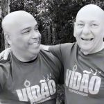 “Devastado”: Em vídeo, Luciano Hang lamenta morte do amigo Rick