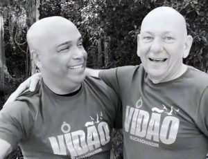 “Devastado”: Em vídeo, Luciano Hang lamenta morte do amigo Rick