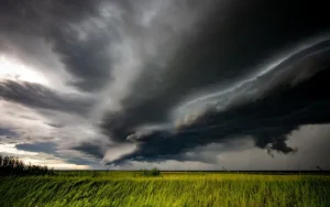 Inmet emite alerta de perigo para tempestades na Região Sul