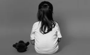 Mãe é denunciada por torturar filha de 9 anos com colher quente no Oeste de SC