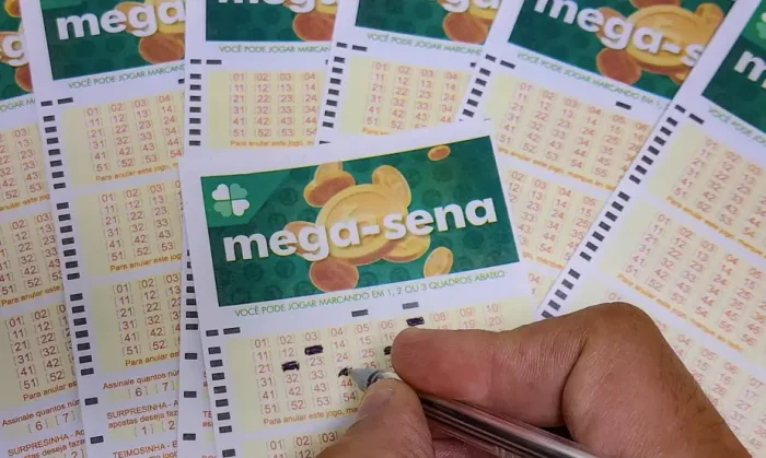 Mega-Sena acumula, mas quatro apostas de SC levam bolada
