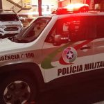Suspeito é preso após atacar vítima com facão e causar amputação de dedo