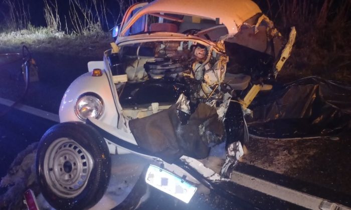 Motorista morre em colisão entre Fusca e carreta na SC-108