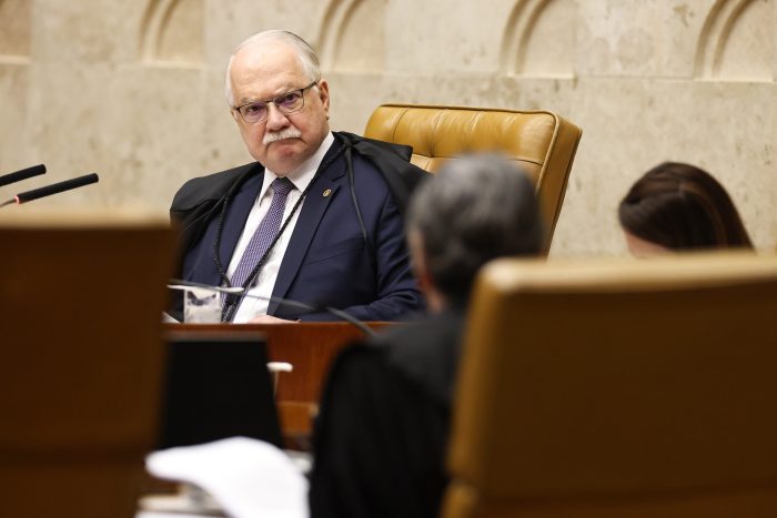Fachin rejeita pedido de Moraes para julgamento conjunto com Mendonça