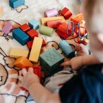 Creche deverá pagar indenização após bebê sofrer fratura óssea