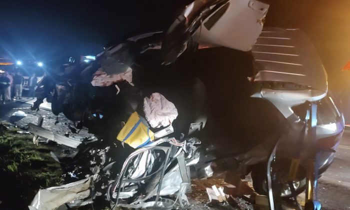 Colisão na BR-116 deixa uma morta e quatro feridos em SC