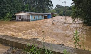 12 cidades de SC decretam emergência após temporais