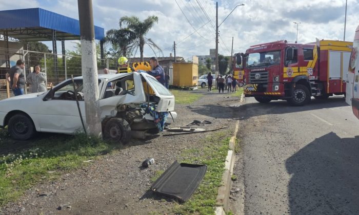 Colisão entre carros deixa mulheres e crianças feridas