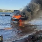 Incêndio em lancha deixa quatro vítimas em estado grave