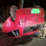 Capotamento deixa dois jovens feridos em Lages