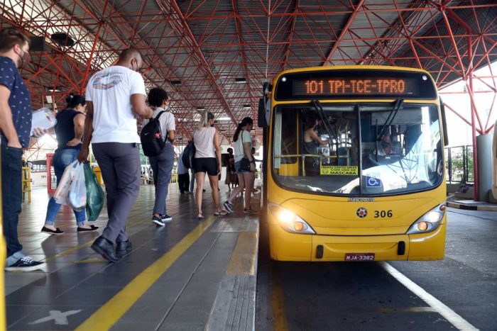 Troca de cartão gera filas em Criciúma