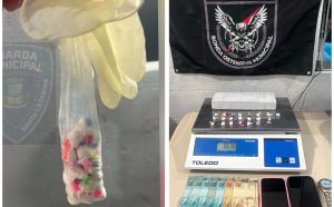 Mulher é flagrada com cocaína nas partes íntimas após abordagem