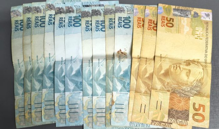 Atletas entregavam bolsas de R$ 1.250 e coordenador acaba preso em flagrante