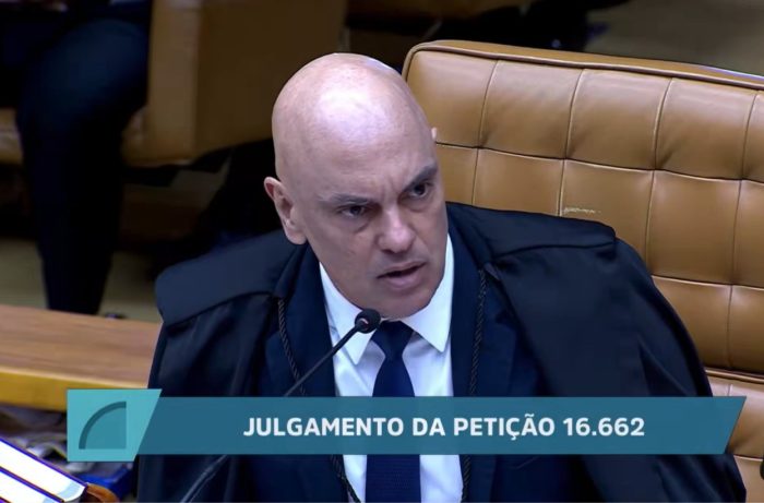 Mendonça e Moraes discutem durante julgamento no STF