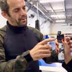 Vítimas de violência recebem spray de pimenta para reforçar proteção