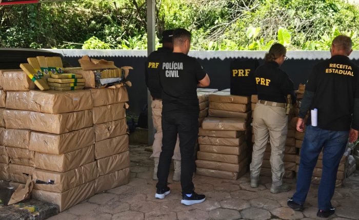 Carga de repolho escondia 2,5 toneladas de maconha em caminhão