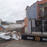 Vídeo: prédio desaba durante temporal com ventos fortes no RS