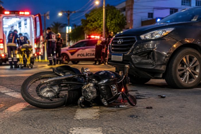 Motociclista morre após acidente com carro
