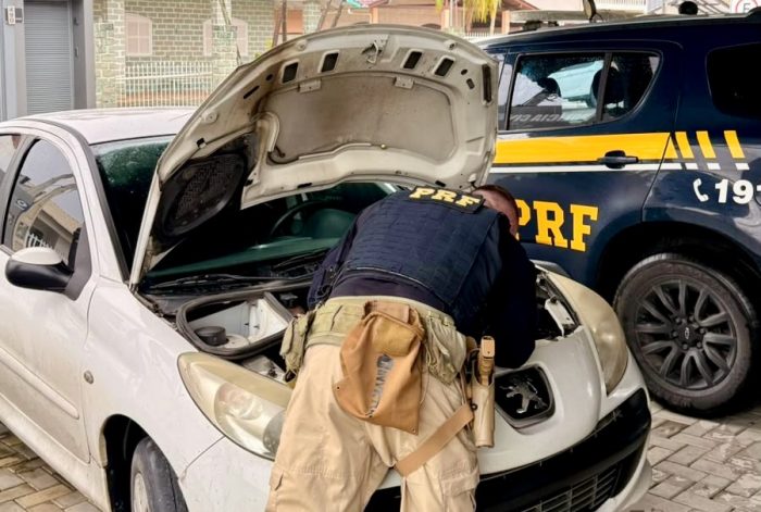 Carro furtado é comprado por R$ 5 mil e acaba recuperado pela PRF na BR-101