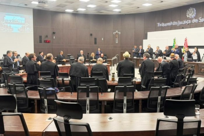 Desembargadores de SC se manifestam sobre as crise no STF em Brasília