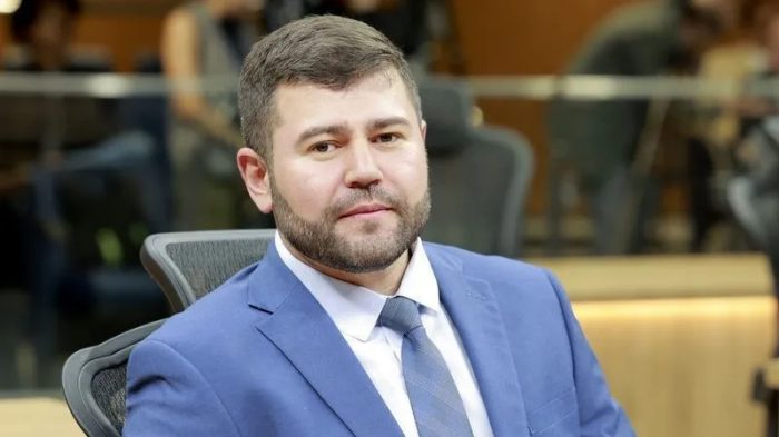 Deputado estadual morre em acidente de carro em campanha pela reeleição