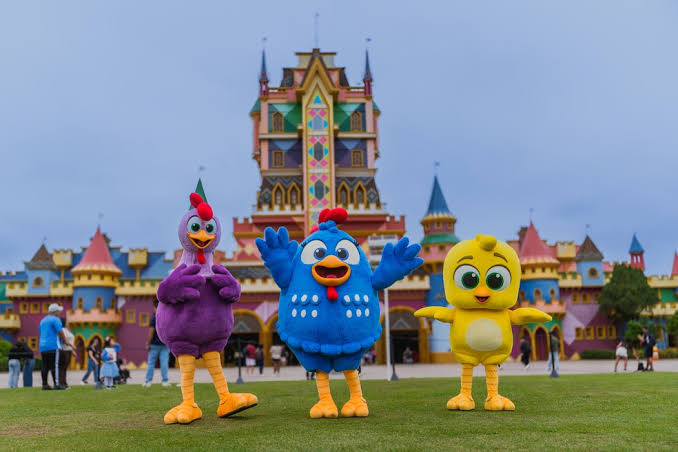 Beto Carrero inaugura Vila da Galinha Pintadinha em SC
