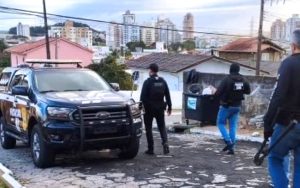 Chefe do tráfico em comunidade de Palhoça é preso por homicídio