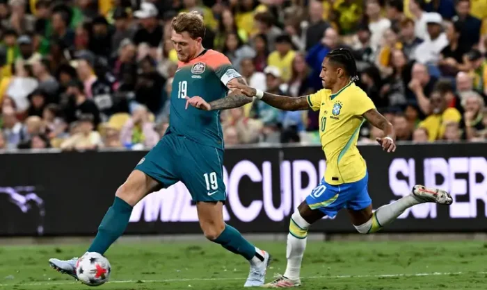 Brasil estreia no pós-Copa com empate diante da Austrália