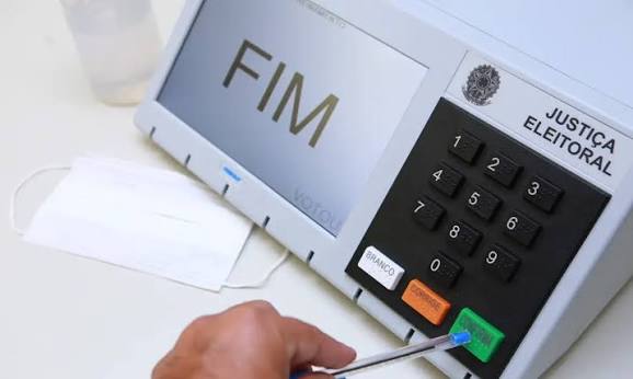 TRE-SC conclui julgamento de registros de candidatura a 20 dias das eleições