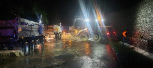 BR-280 é liberada após interdição por queda de barreira