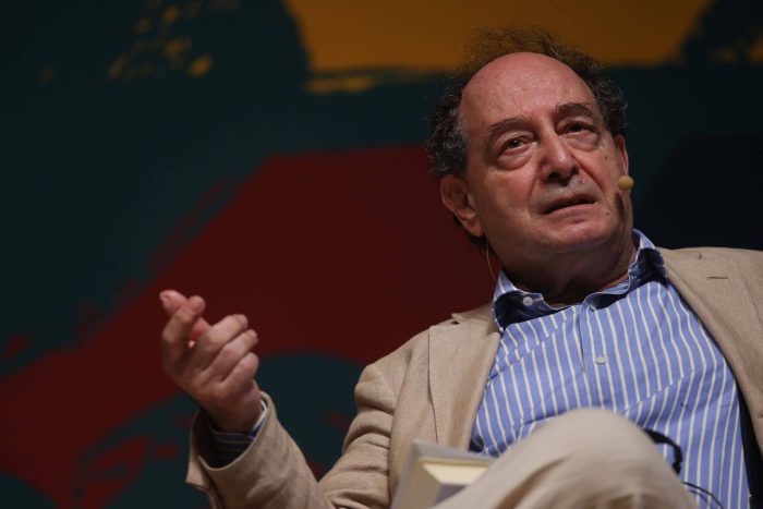 Livro de Calasso: nova leitura da Bíblia expõe mistérios e lacunas