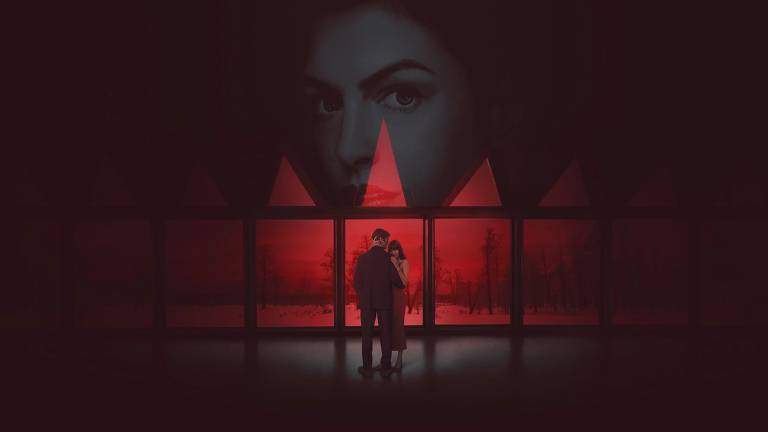 Em Verity, Hathaway interpreta uma romancista que fica em estado catatônico depois…