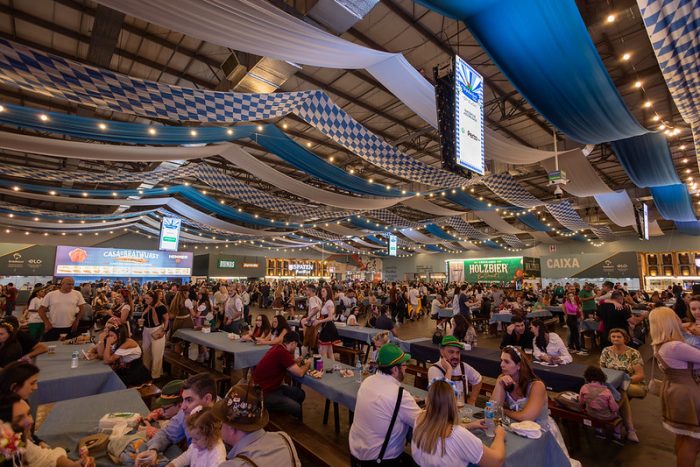 Oktoberfest Blumenau inova com novos espaços, corrida inédita e tecnologia de ponta