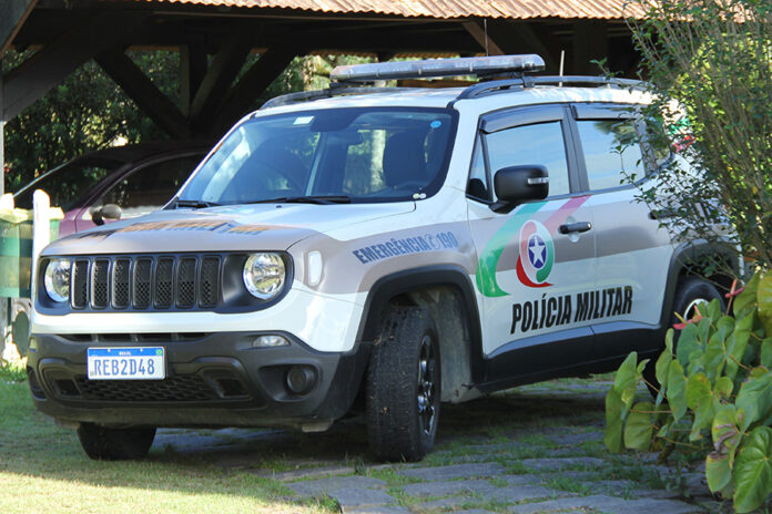 Briga entre vizinhos termina com um morto e outro ferido a facadas em SC