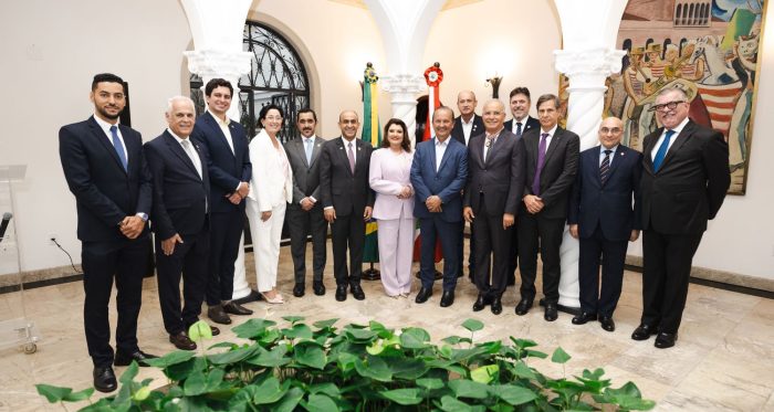 Jorginho Mello recebe embaixadores árabes para discutir investimentos em SC