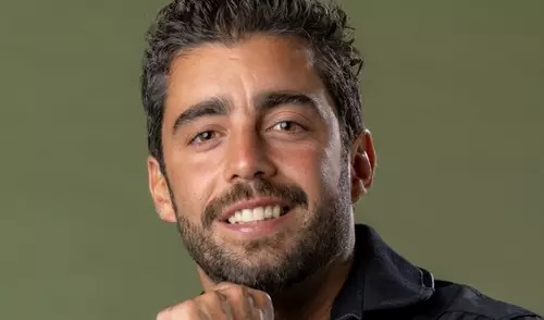 Ex-funcionária processa Pedro Scooby